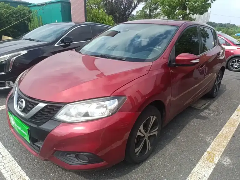 Nissan Tiida 1.6 L CVT Smart Travel