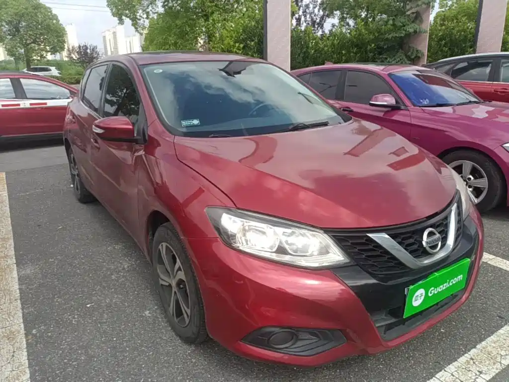 Tiida 1.6 L CVT Smart Travel