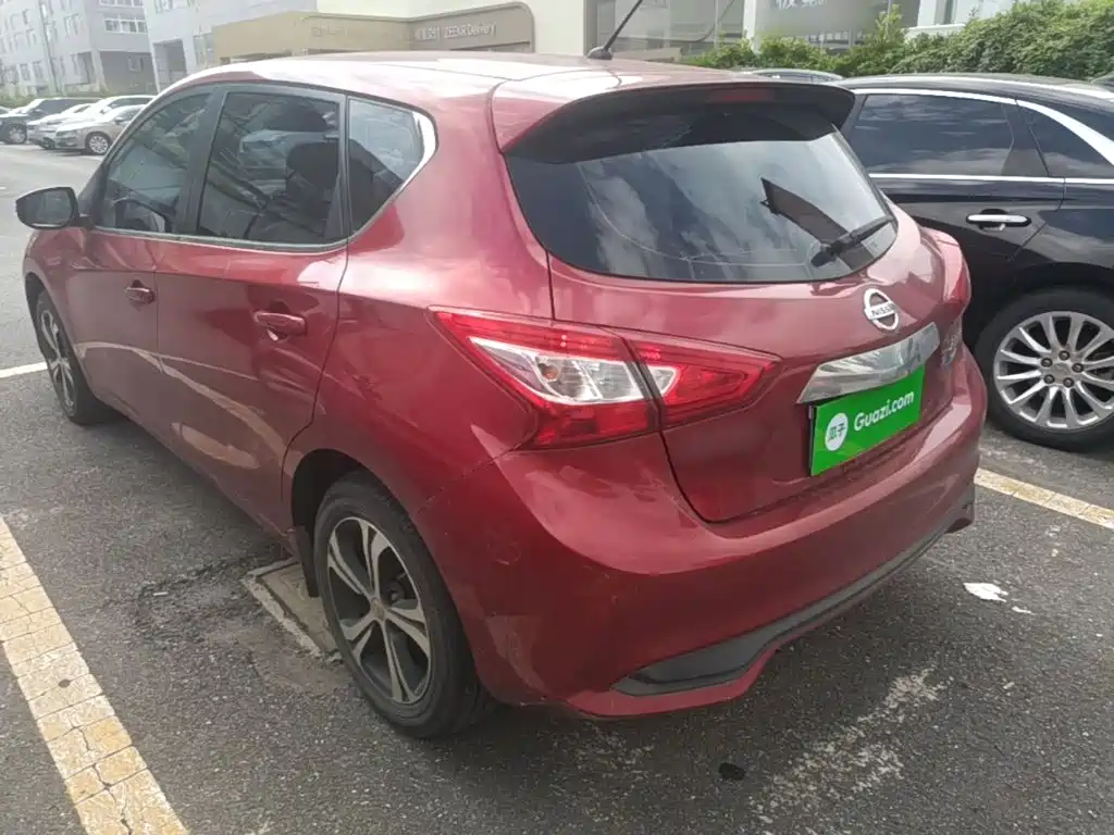 Tiida 1.6 L CVT Smart Travel
