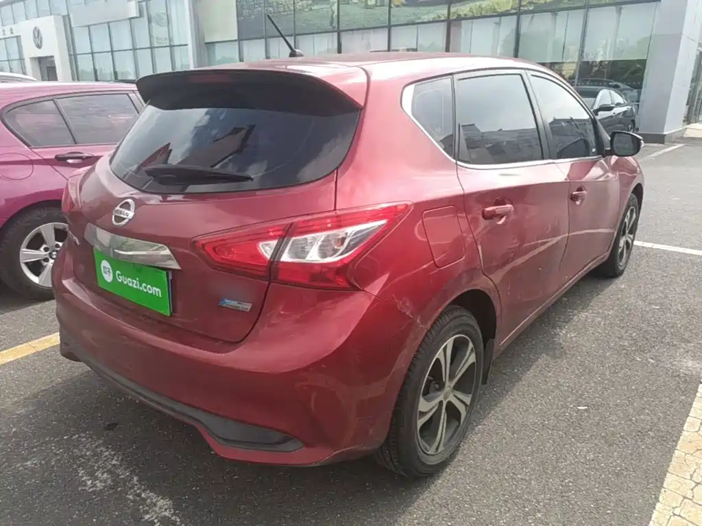 Tiida 1.6 L CVT Smart Travel