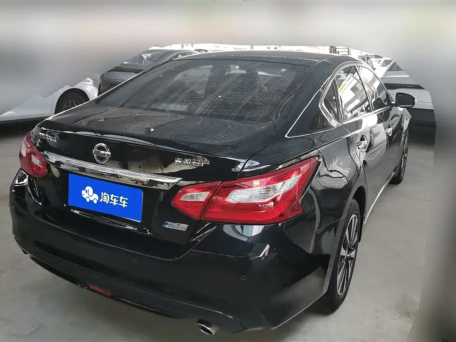 Teana 2.0 L XL-Upper Smart Style