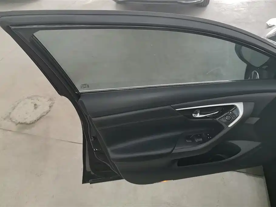Teana 2.0 L XL-Upper Smart Style