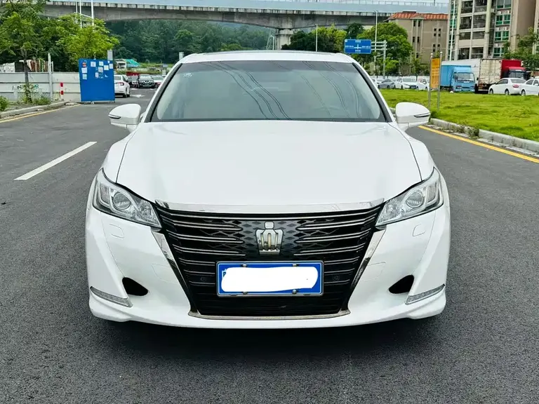 Toyota Crown 2.0 T Fashion