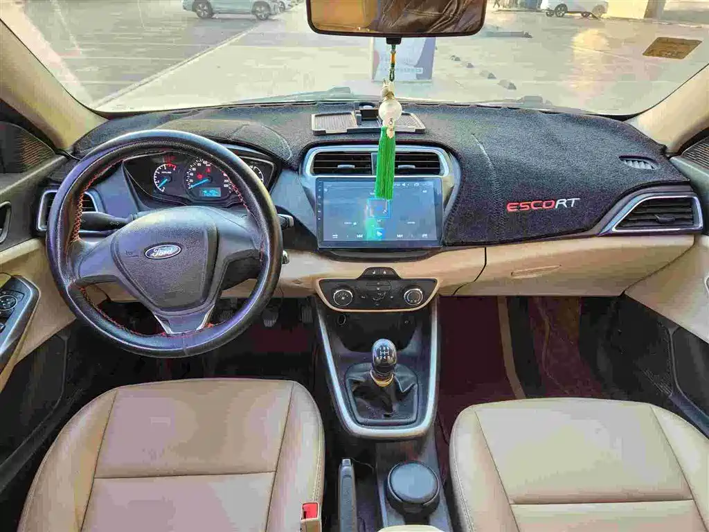 Escort 1.5 L Manual Comfort