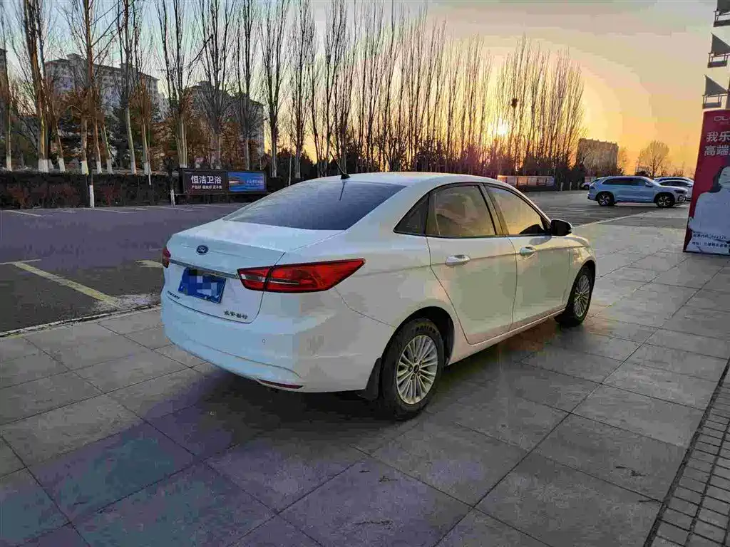 Escort 1.5 L Manual Comfort