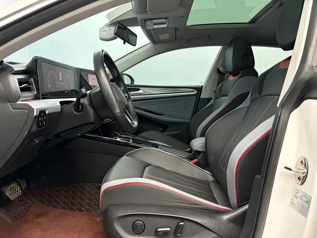Lamando Lamando L 280 TSI DSG Spicy Cool