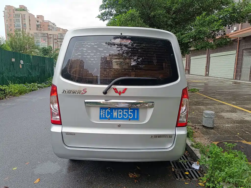 Wuling Rongguang 五菱荣光 2019款 1.5 L S 标准型