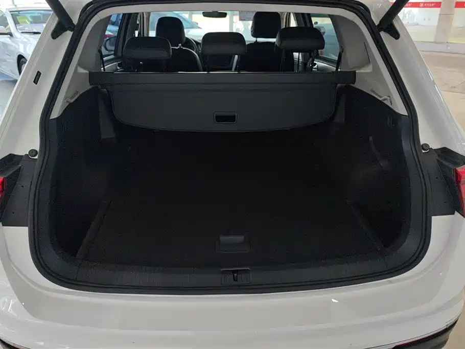 Tiguan L Facelift 330 TSI Auto 2 WD Smart Motion Luxury CN-VI