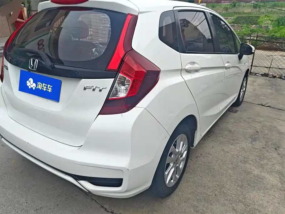 Fit 1.5 L CVT Comfort