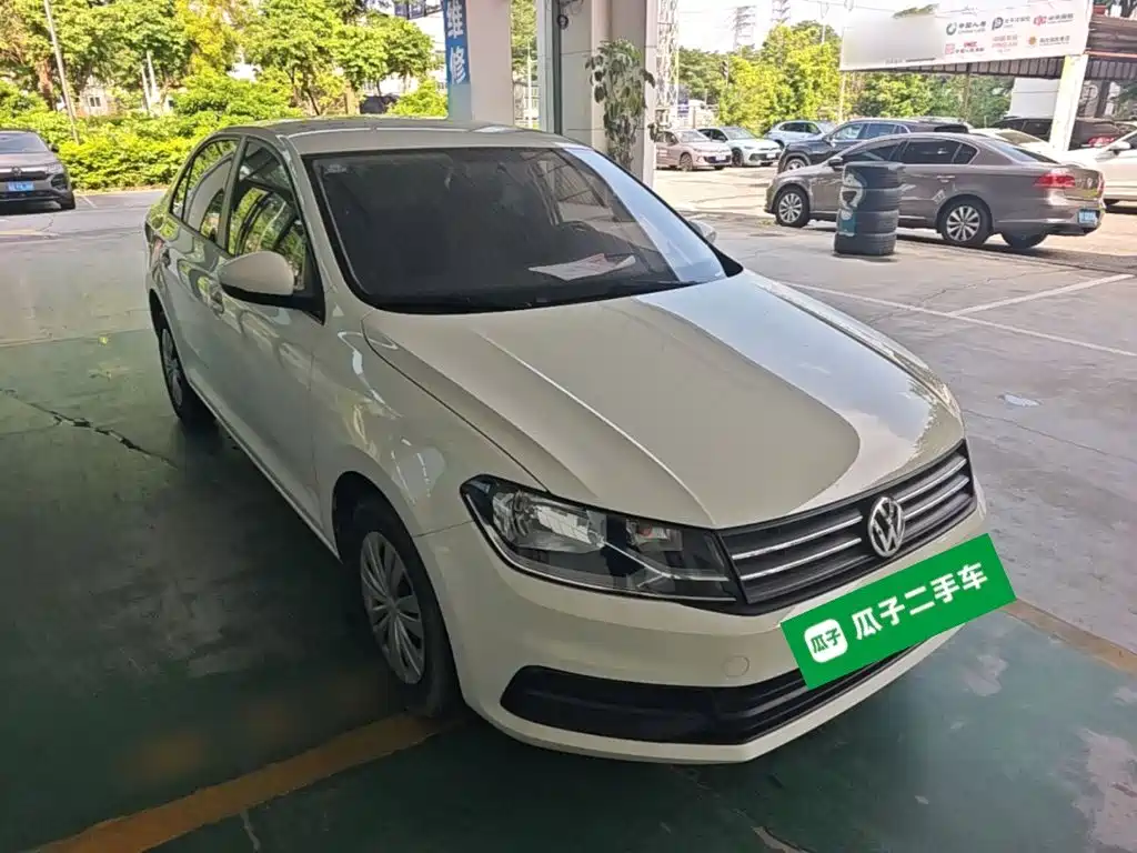 Santana 1.5 L Manual Style