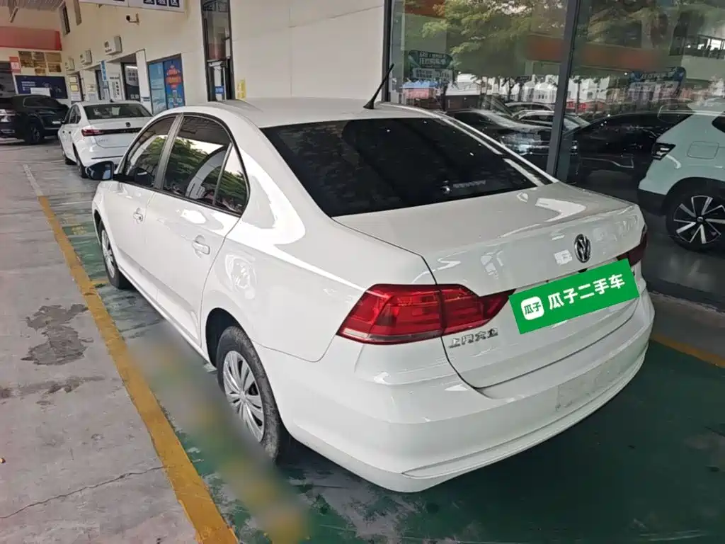 Santana 1.5 L Manual Style
