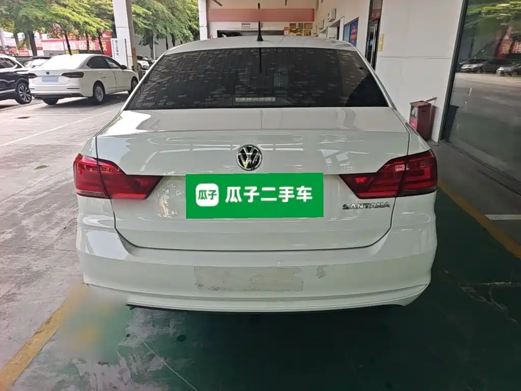 Santana 1.5 L Manual Style