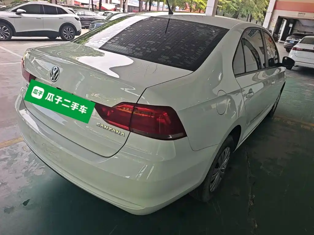 Santana 1.5 L Manual Style