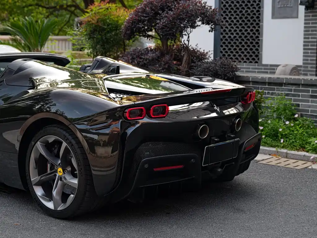 SF90 3.9 T V8 Spider