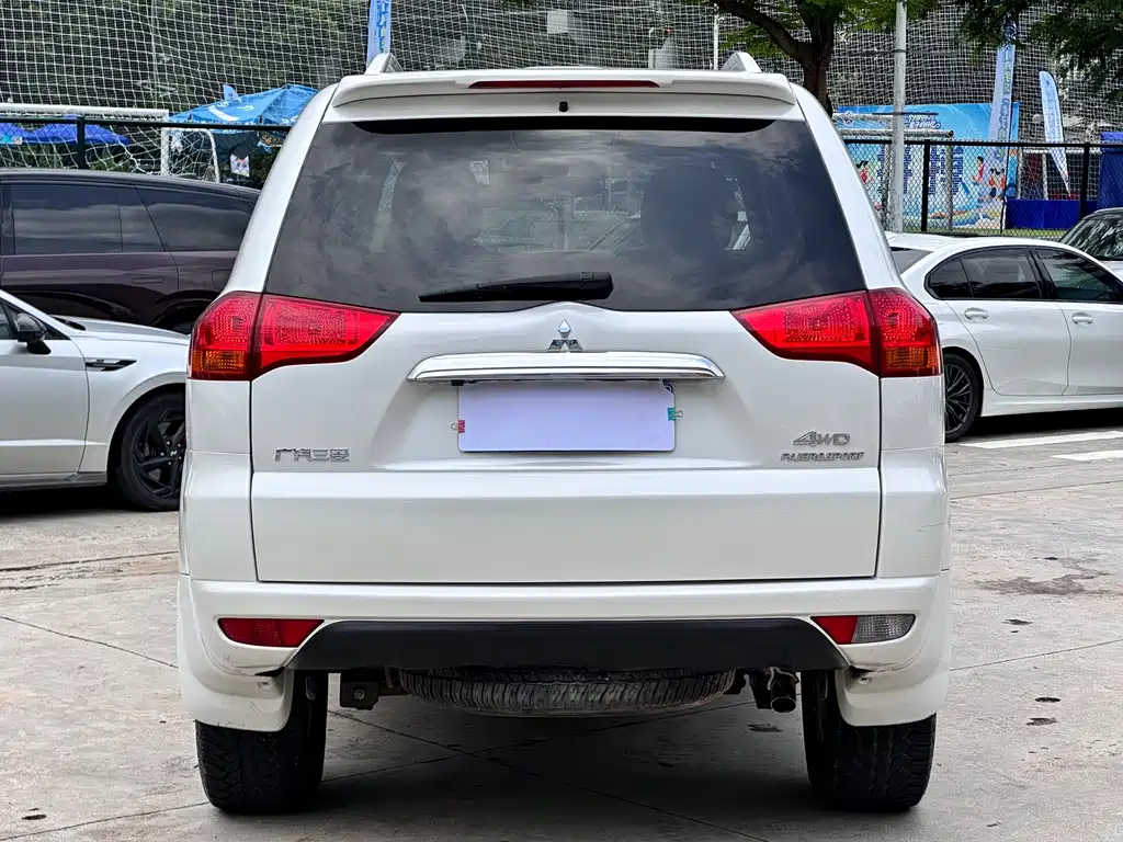 Pajero Sport 3.0 L Auto 4 WD Flagship