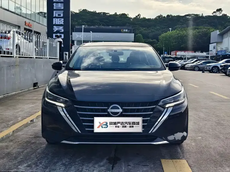 Nissan Sylphy 1.6 L CVT Joy