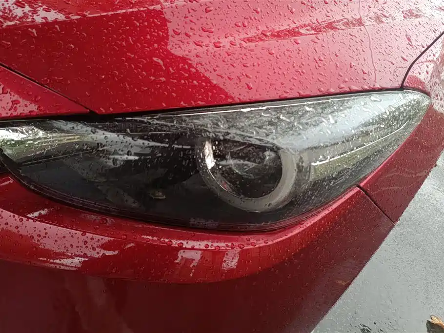 Mazda 3 Axela Sedan 1.5 L Auto Luxury CN-V
