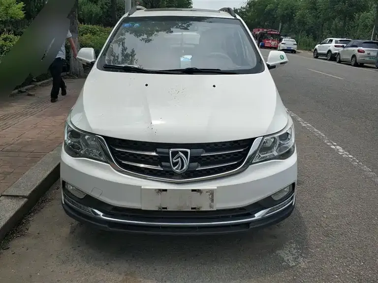 Baojun 730 1.5 T Manual Luxury 7-seat