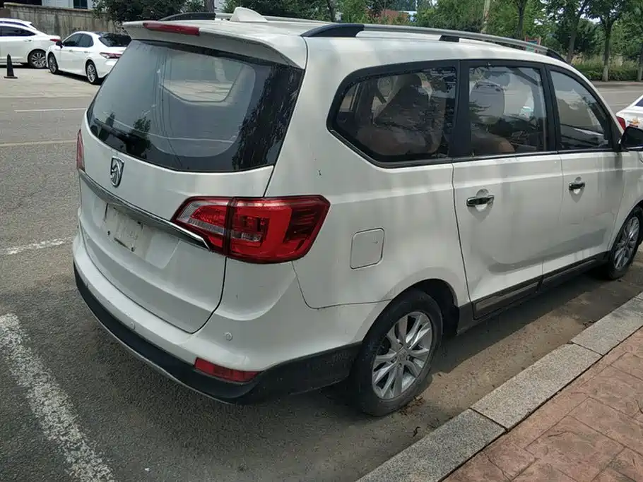 Baojun 730 1.5 T Manual Luxury 7-seat