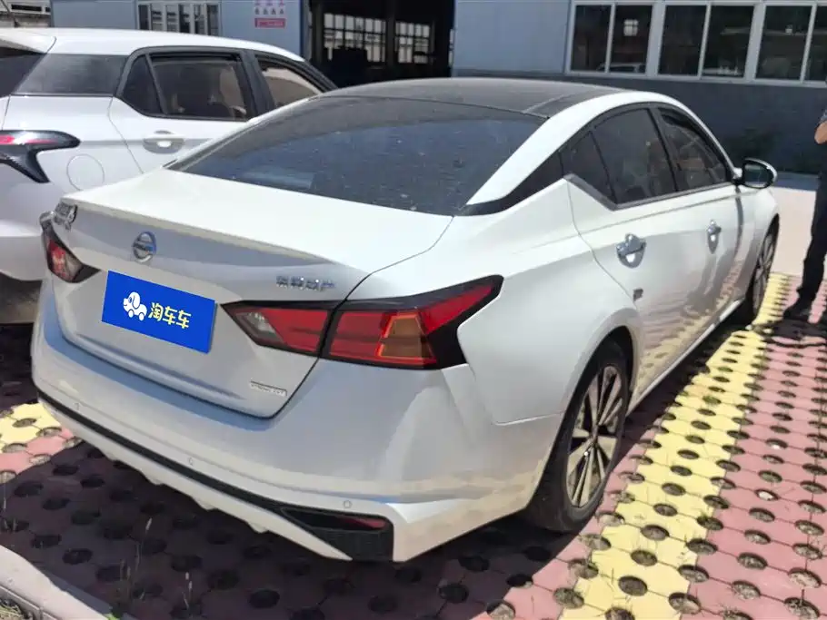 Teana 2.0 L XL Comfort