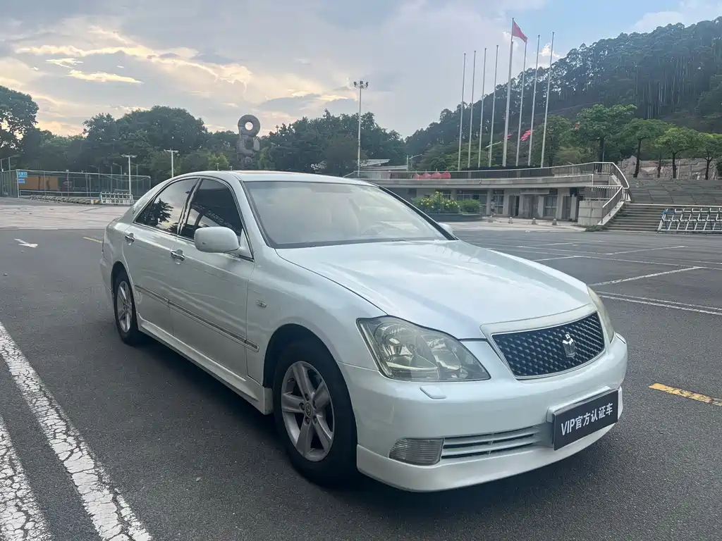 Crown 2.5 L 5 Anniversary