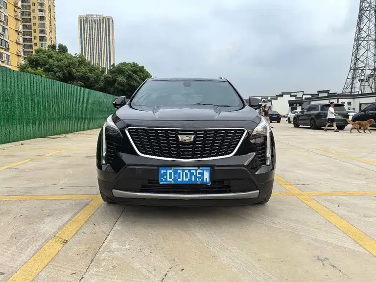 Cadillac XT4 28 T 2 WD Leading
