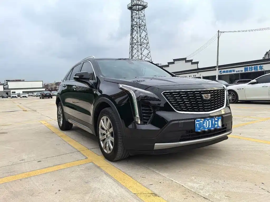 Cadillac XT4 28 T 2 WD Leading