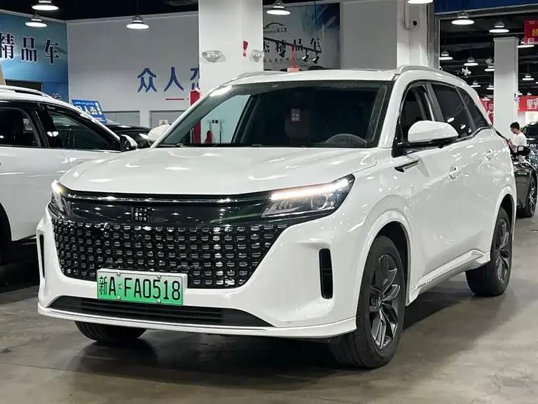 Landian E5 蓝电E5 2024款 荣耀版 100 KM尊享型 5座