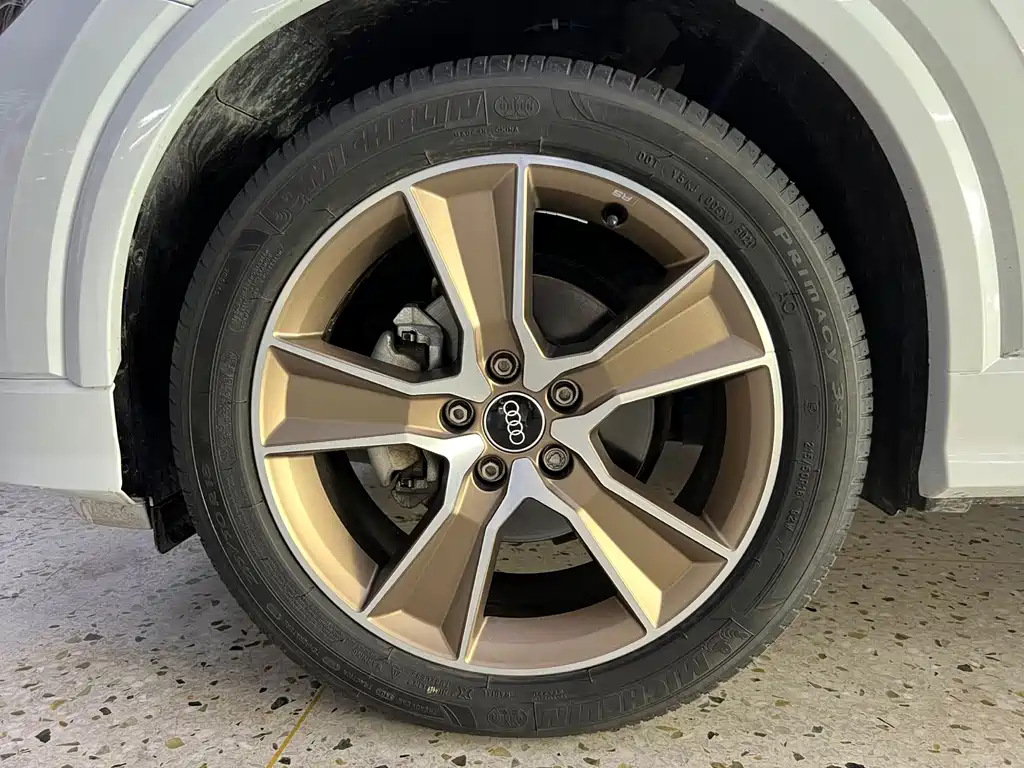 Audi Q2 L 35 TFSI Fashion Dynamic