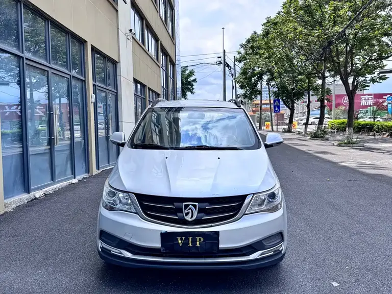 Baojun 730 1.5 L Manual Comfort 7-seat CN-V