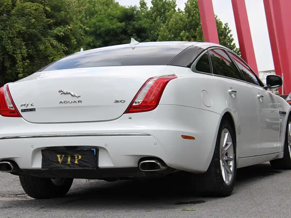 Jaguar XJ XJL 3.0 SC Graceful Business 80 Anniversary Collector
