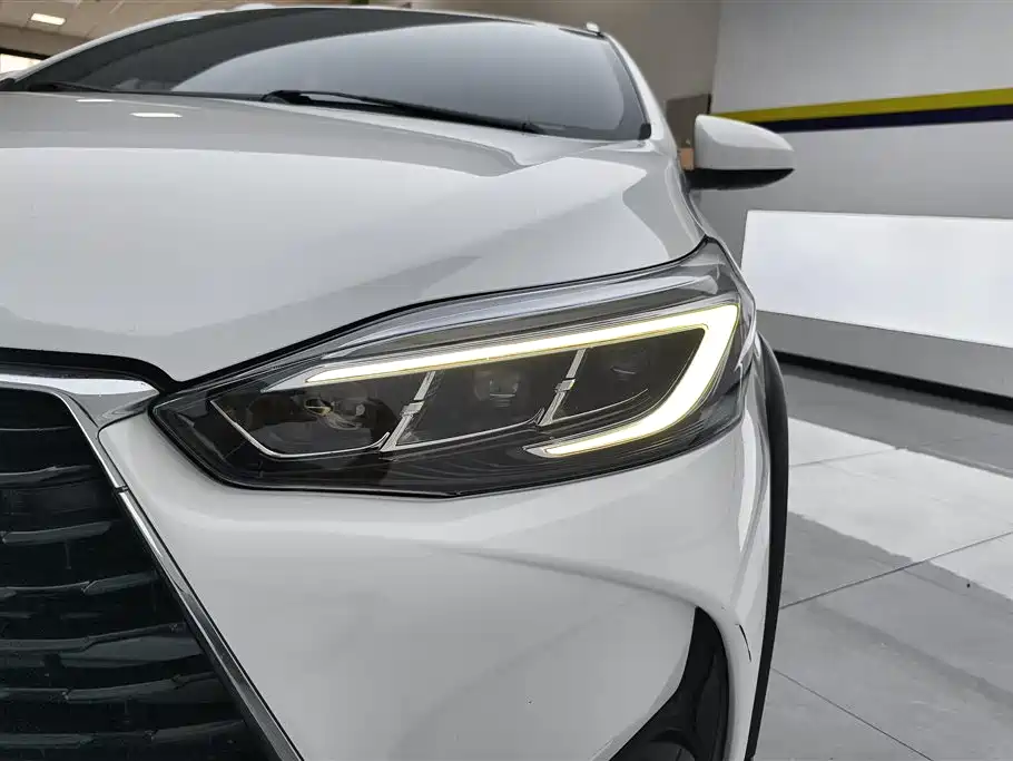 YARiS L Zhixuan Zhixuan X 1.5 L CVT Leading