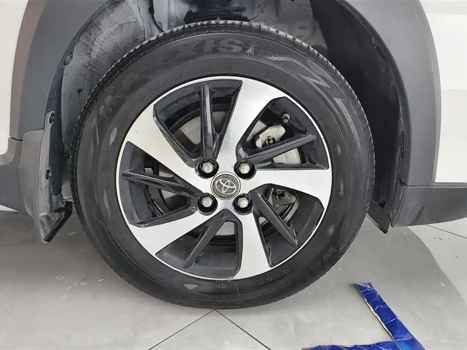YARiS L Zhixuan Zhixuan X 1.5 L CVT Leading
