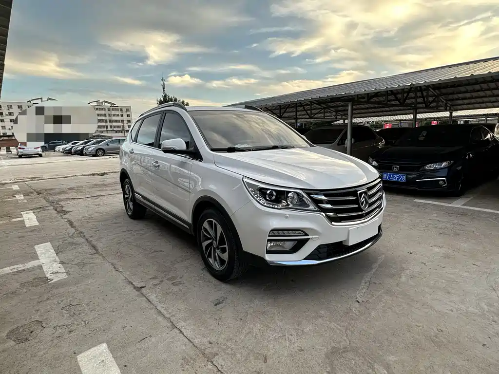 Baojun 560 宝骏560 2017款 1.5 T DCT旗舰型 7座