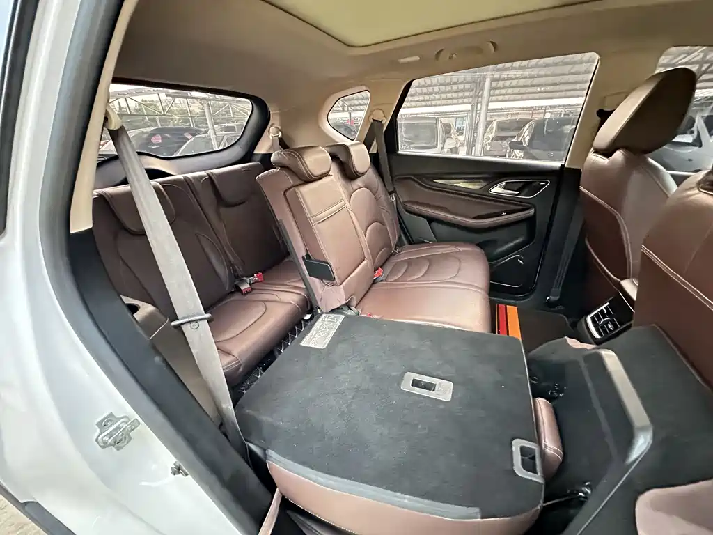 Baojun 560 宝骏560 2017款 1.5 T DCT旗舰型 7座