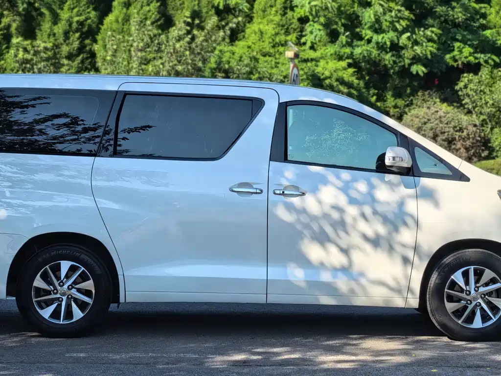 Alphard 3.5 L Luxury