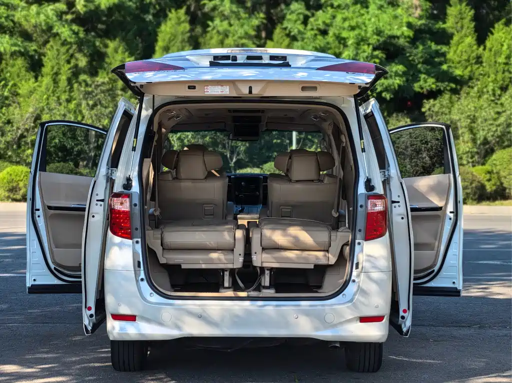 Alphard 3.5 L Luxury