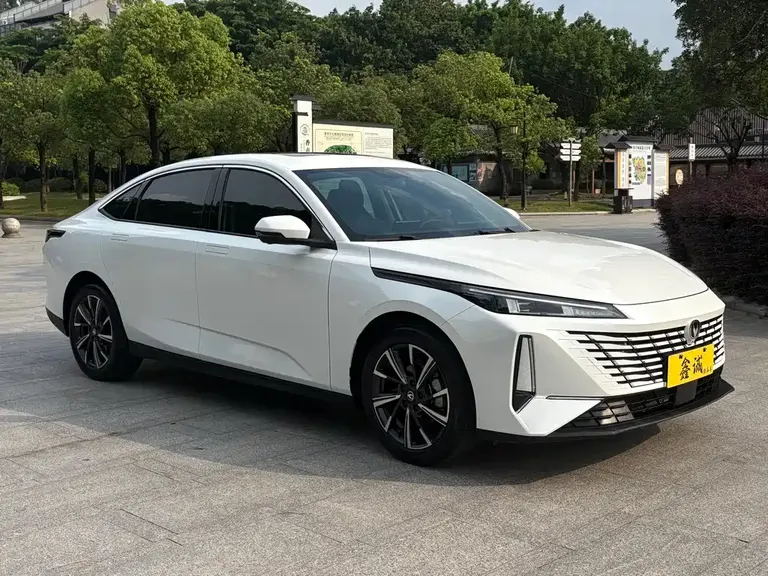 Changan Eado 1.5 T GDI Auto Distinguished