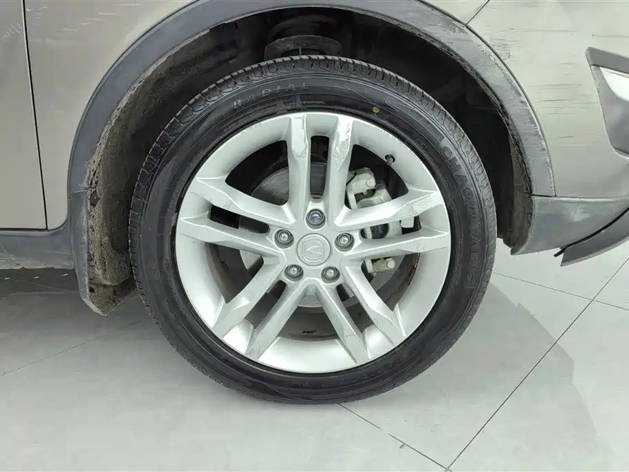 Changan CS35 长安CS35 2014款 1.6 L 手动豪华导航型 国IV