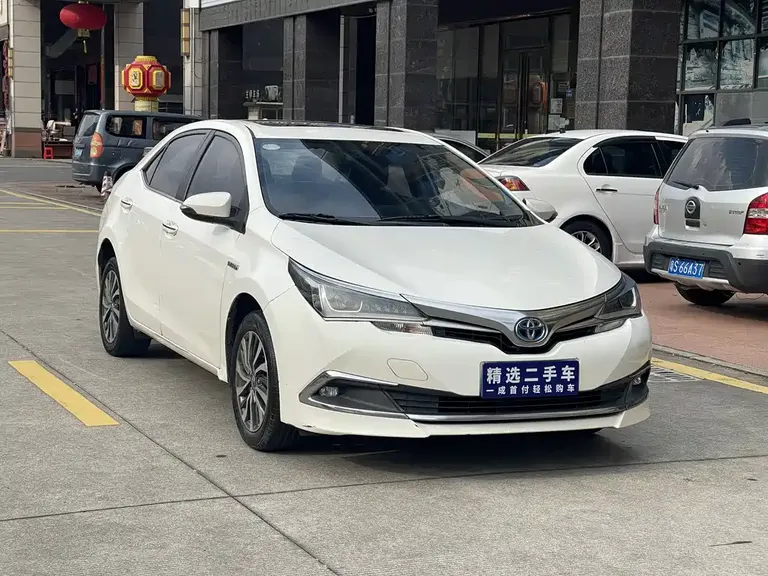 Toyota Corolla Facelift Dual Engine 1.8 L E-CVT Pioneer