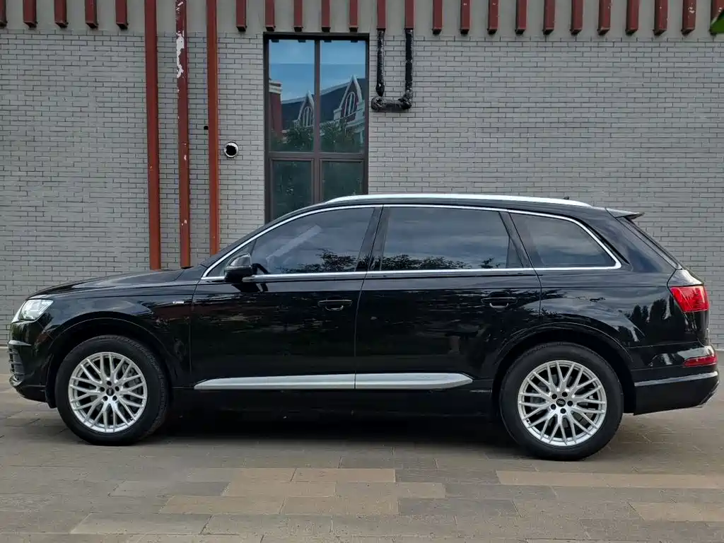 Audi Q7 45 TFSI S line Sport