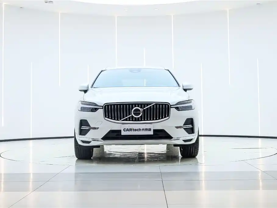 Volvo XC60 B5 4 WD Smart Ease Luxury