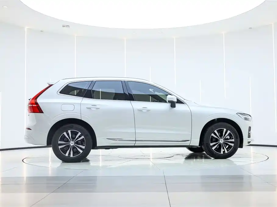 Volvo XC60 B5 4 WD Smart Ease Luxury