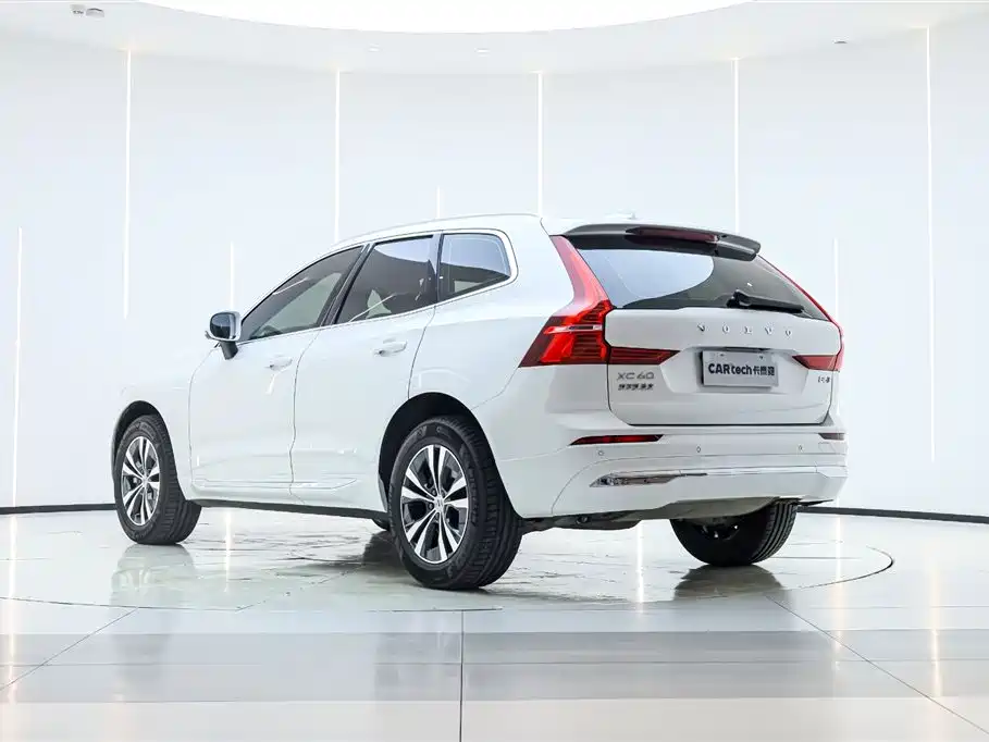 Volvo XC60 B5 4 WD Smart Ease Luxury
