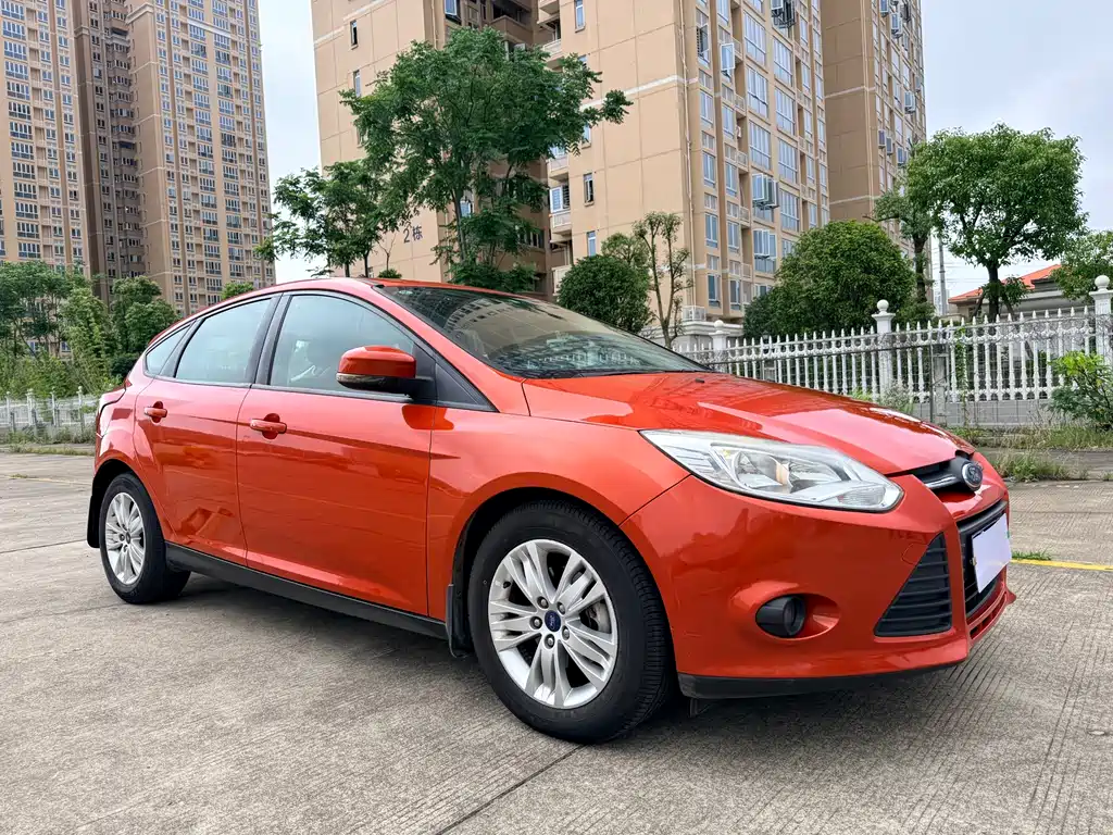 Focus Hatchback 1.6 L Auto Comfort