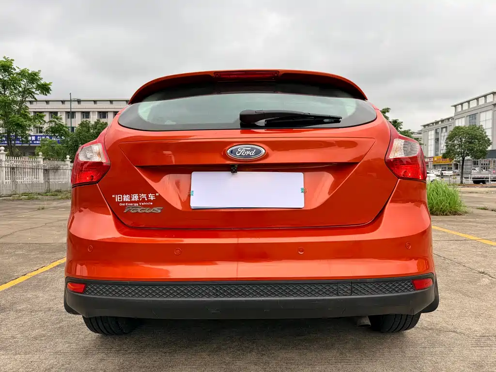Focus Hatchback 1.6 L Auto Comfort
