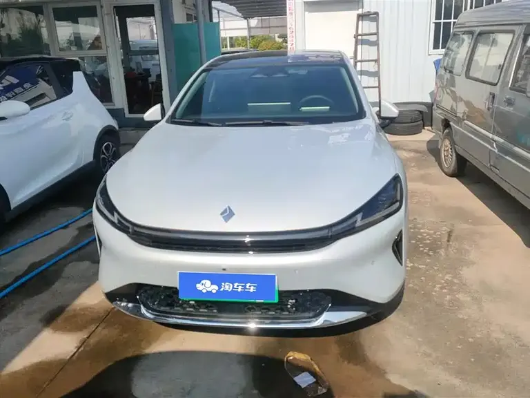 Baojun Xiangjing 宝骏享境 2025款 插混 140 km专车版