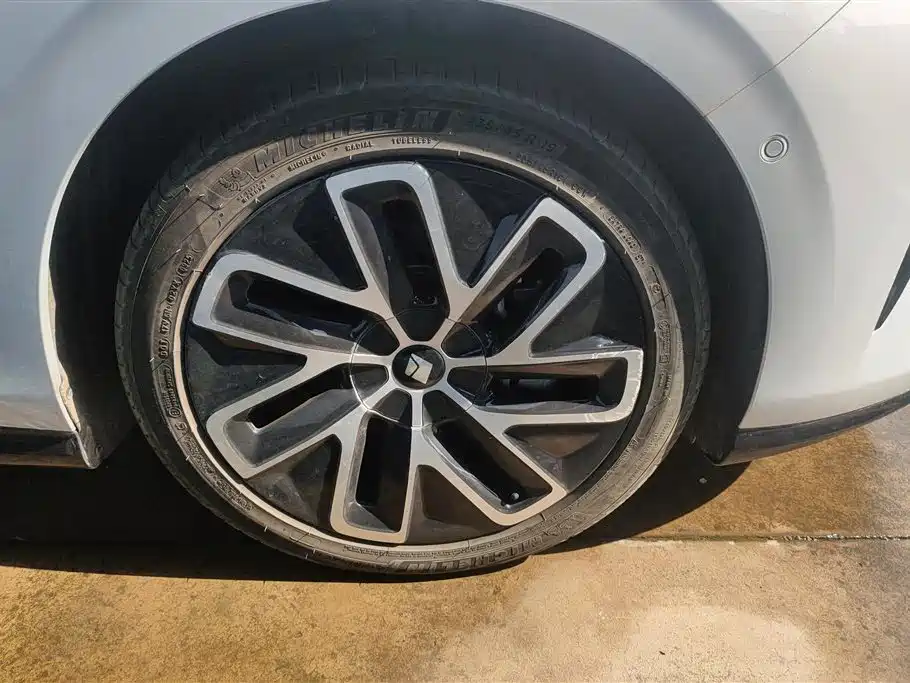 Baojun Xiangjing 宝骏享境 2025款 插混 140 km专车版