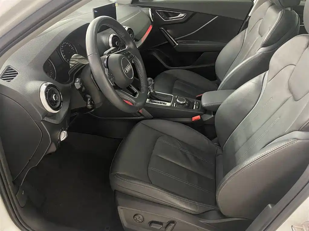 Audi Q2 L 35 TFSI Fashion Elegant