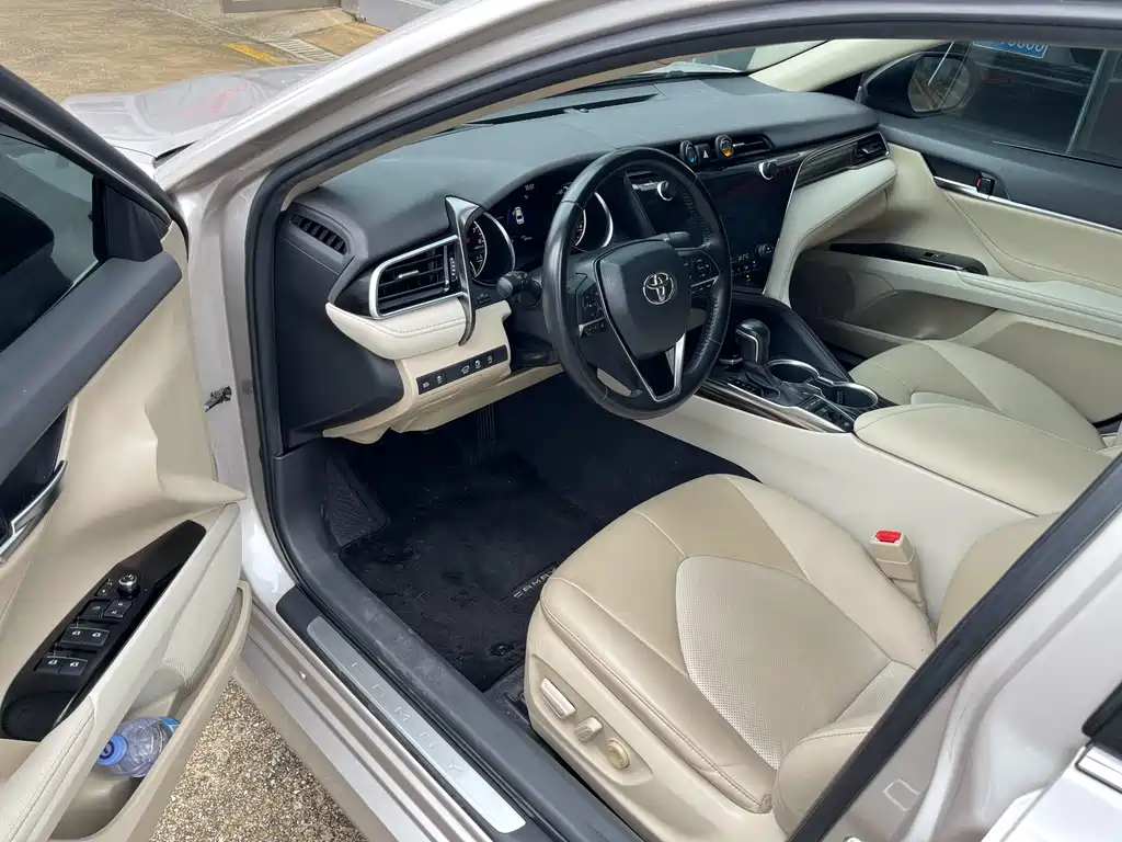 Camry 2.5 G Luxury CN-V